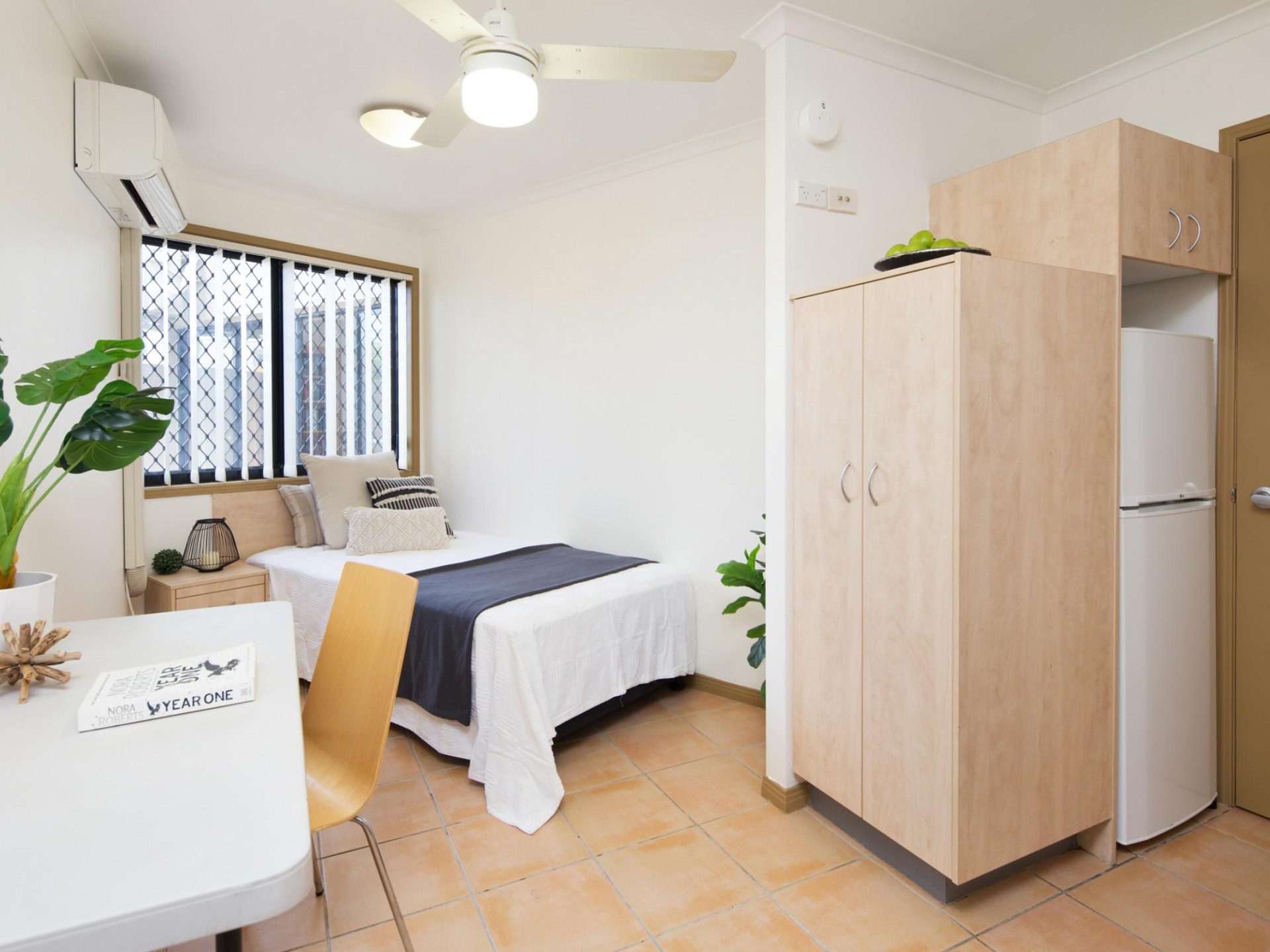 Furnished Studio Apartment Bills Included!, Bowen Hills ID 1412