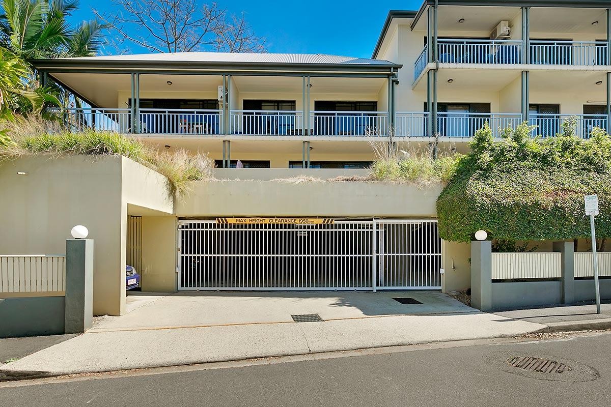 Amazing Entry Level Opportunity – with a GIANT wrap around Balcony