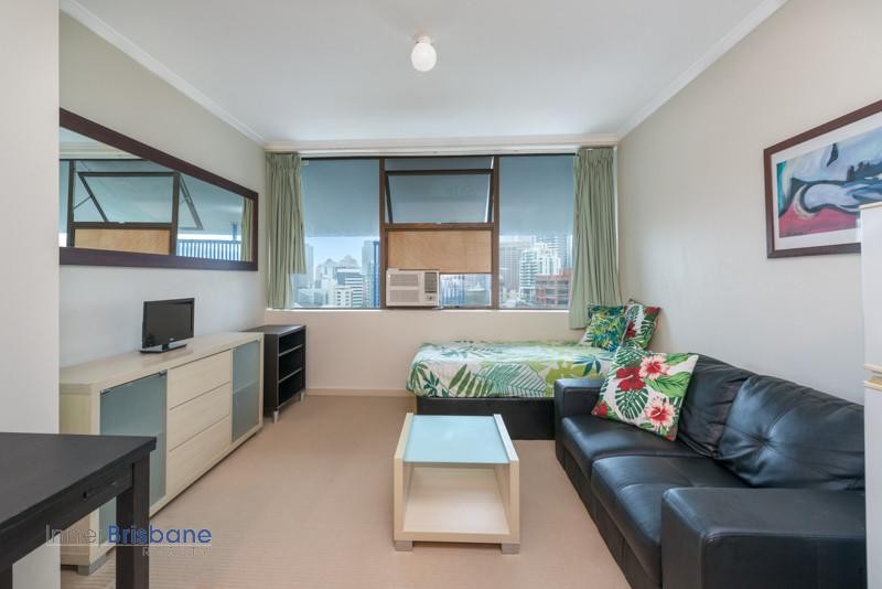 Renovated, Fully Furnished Studio Utilities Included, Spring Hill ID 844