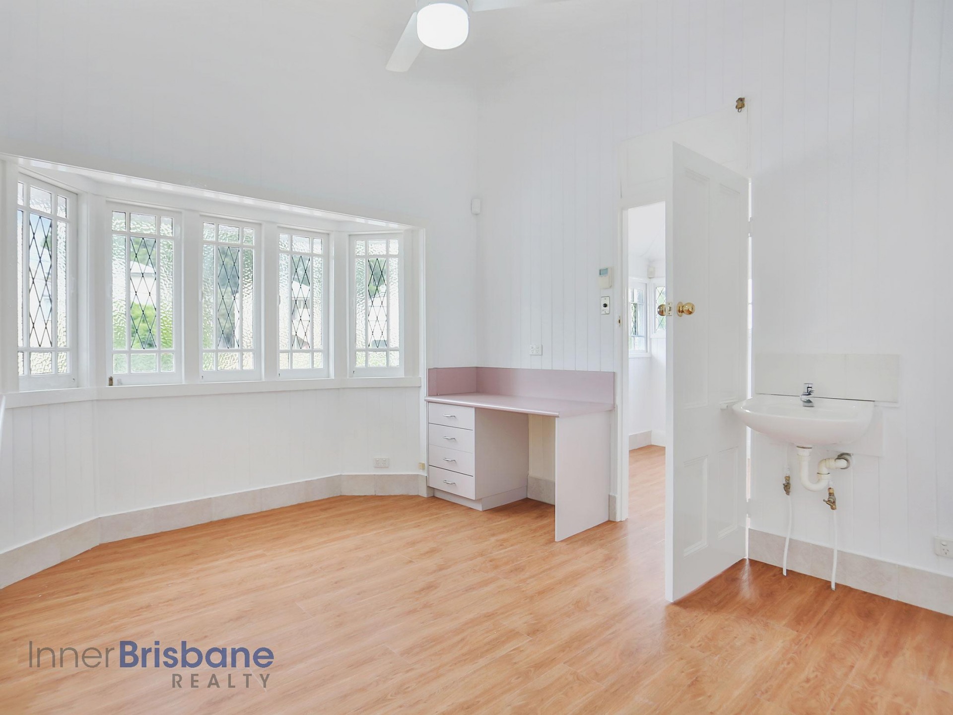 Share LARGE Room WIFI & Electricity Included