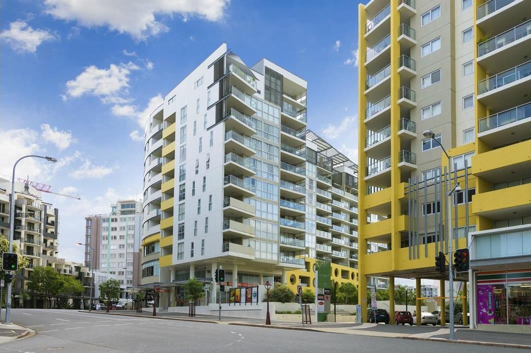 CBD Views - 2 Bedroom Unfurnished Unit