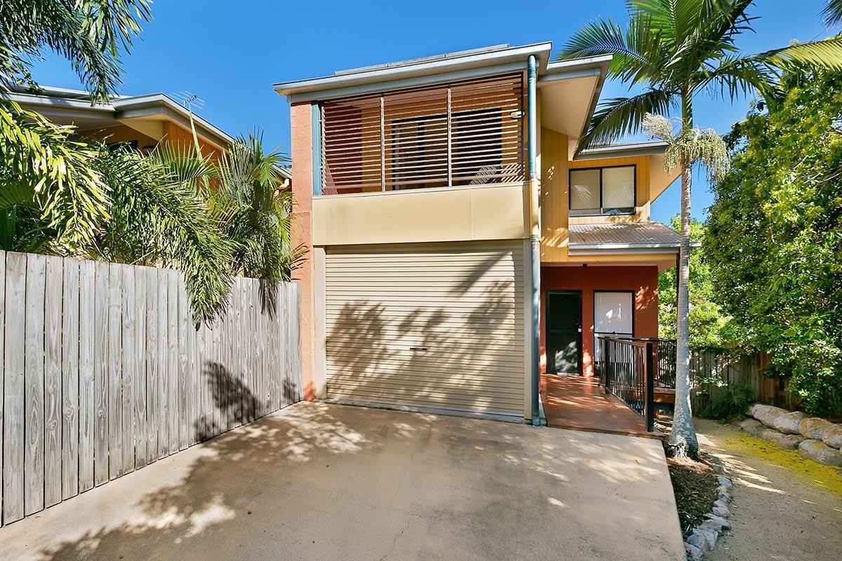 3 Bedroom Home - A Townhouse with NO Body Corporate Fees!!