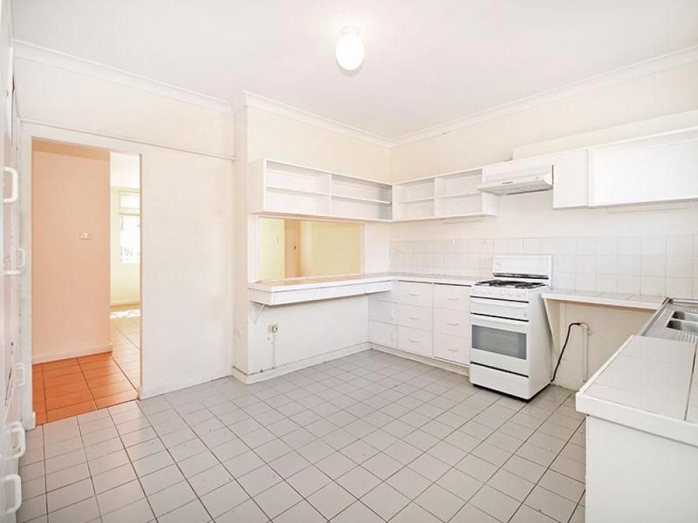 Spacious unfurnished apartment in Spring Hill , Spring Hill ID 1063