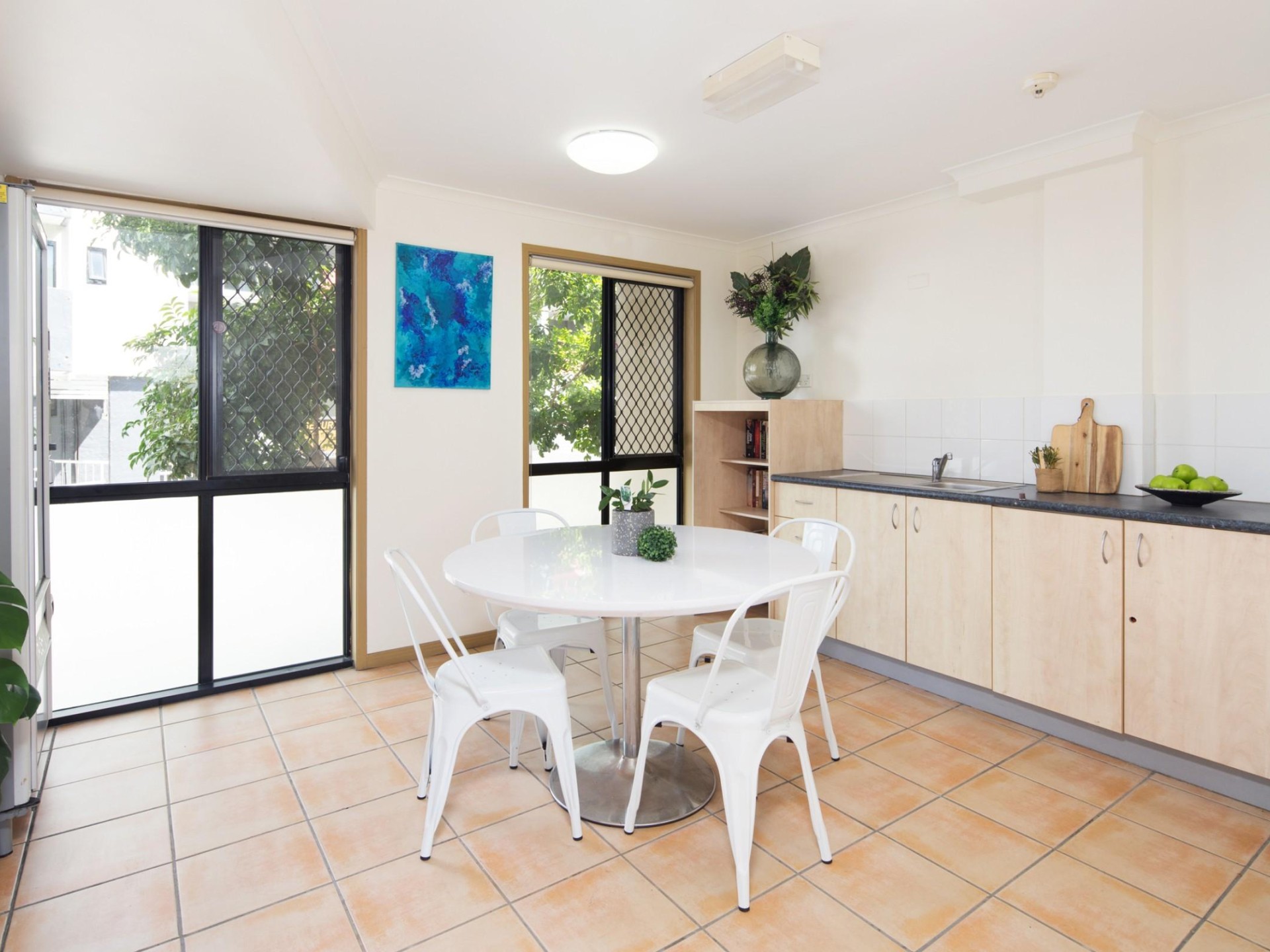 Furnished Studio Apartment Bills Included!, Bowen Hills ID 1419