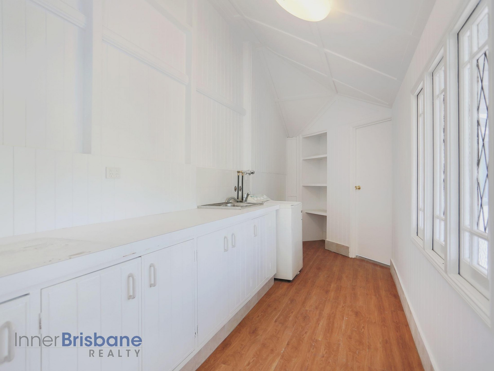 Share LARGE Room WIFI & Electricity Included